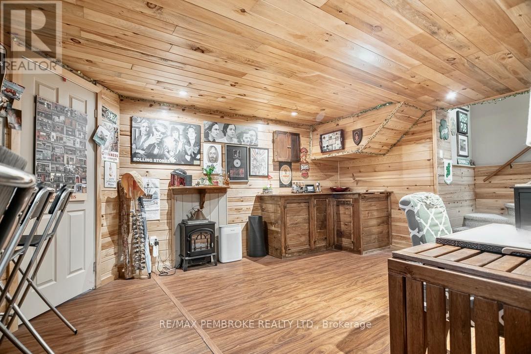 282 CLEMOW AVENUE - 34