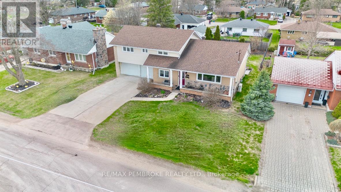 282 CLEMOW AVENUE - 37