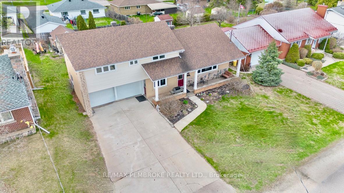282 CLEMOW AVENUE - 38