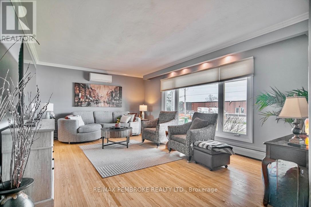 282 CLEMOW AVENUE - 5