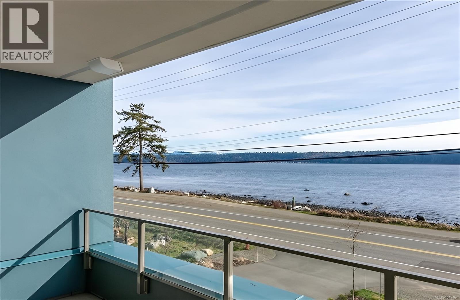 #205 536 Island Hwy - 1