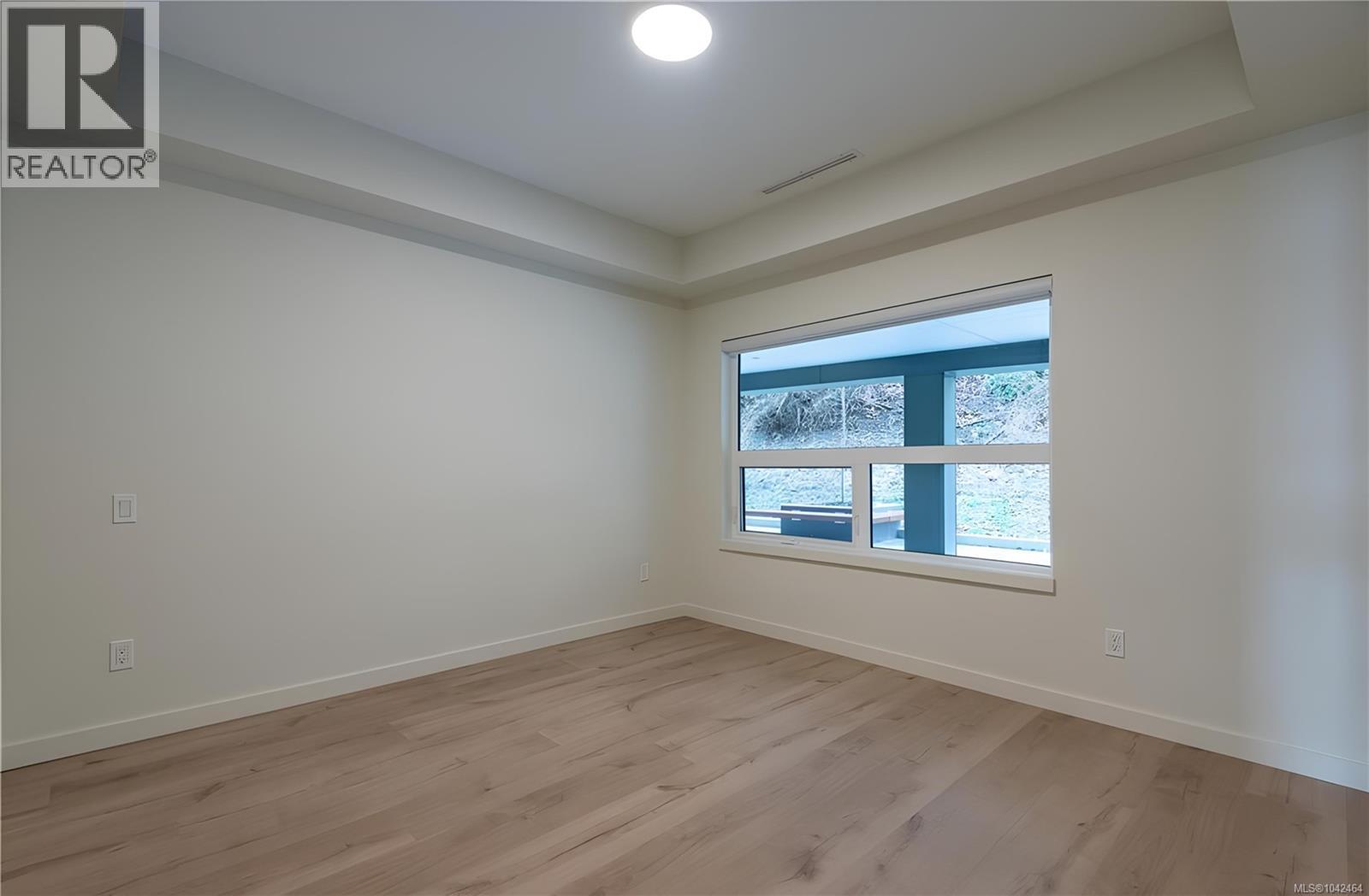 #205 536 Island Hwy - 10