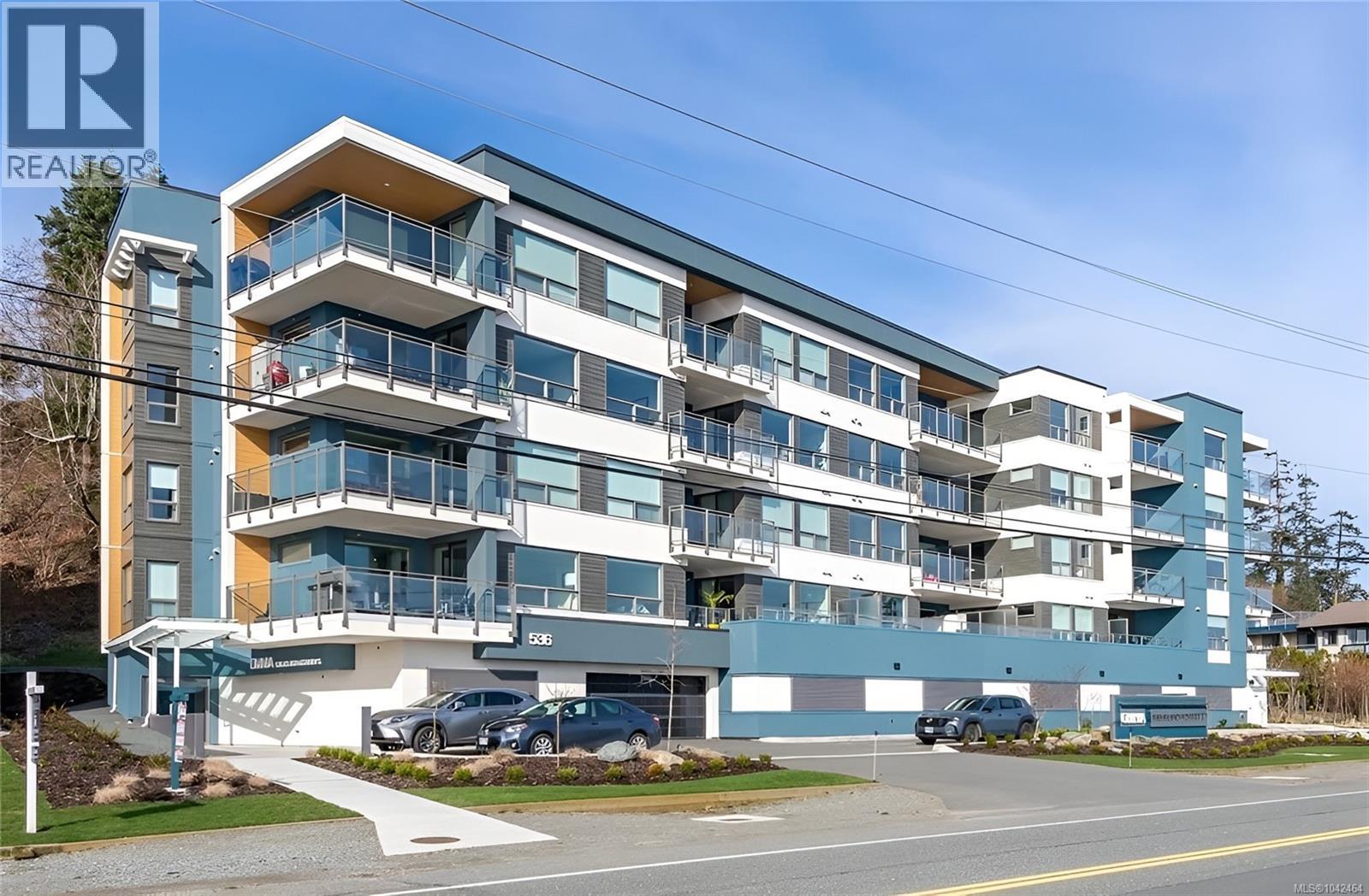 #205 536 Island Hwy - 15