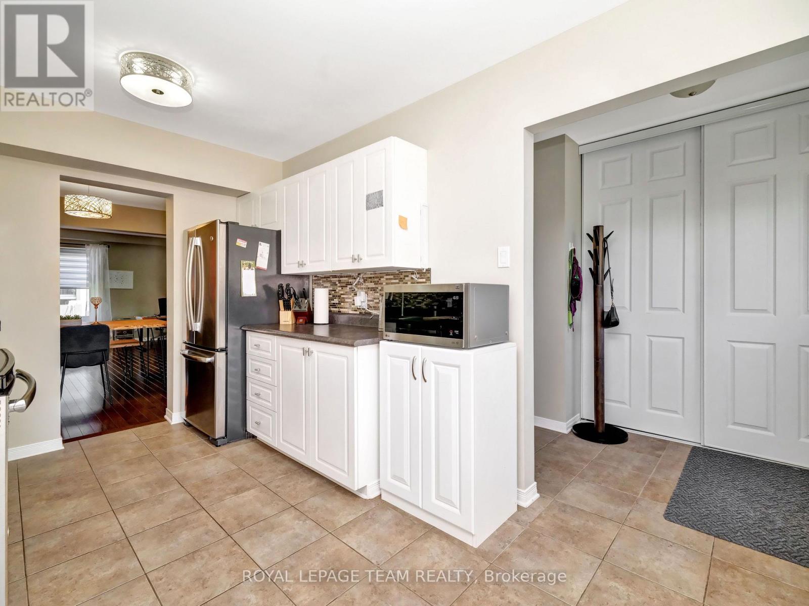 3 Bed, 2 Bath House for Rent in Ottawa – 53 THORNBURY CRESCENT, Ottawa – MLS# X13529898 - Image 14