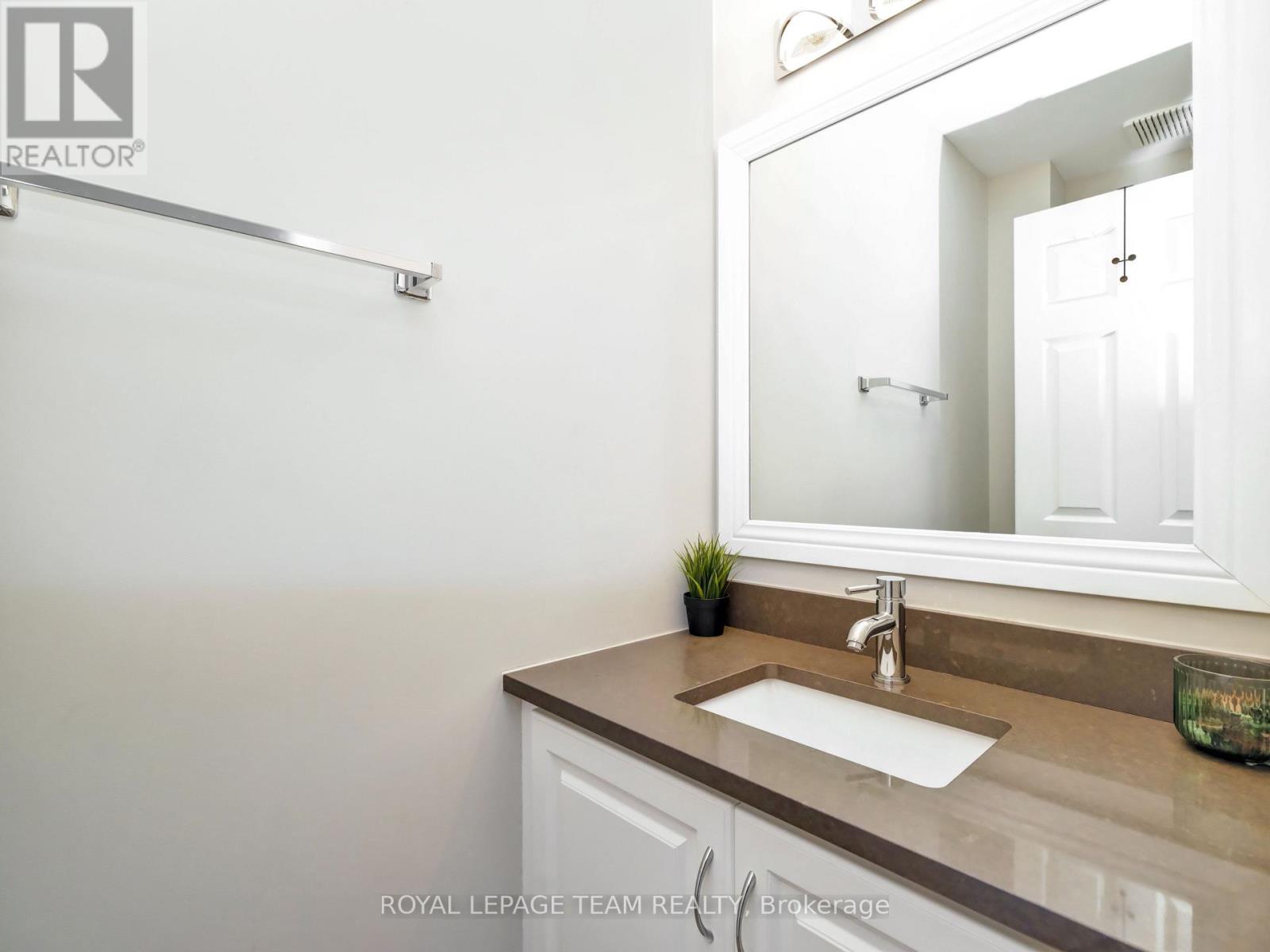 3 Bed, 2 Bath House for Rent in Ottawa – 53 THORNBURY CRESCENT, Ottawa – MLS# X13529898 - Image 16