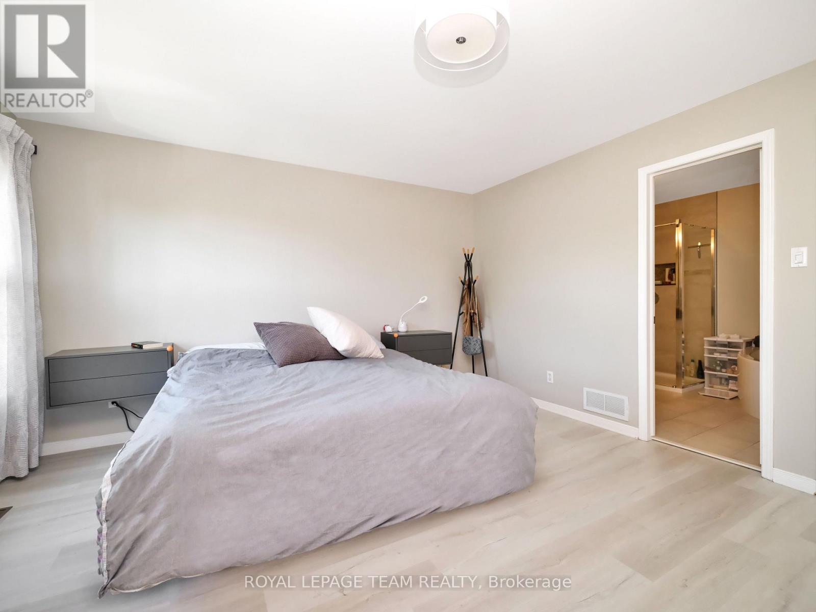 3 Bed, 2 Bath House for Rent in Ottawa – 53 THORNBURY CRESCENT, Ottawa – MLS# X13529898 - Image 20