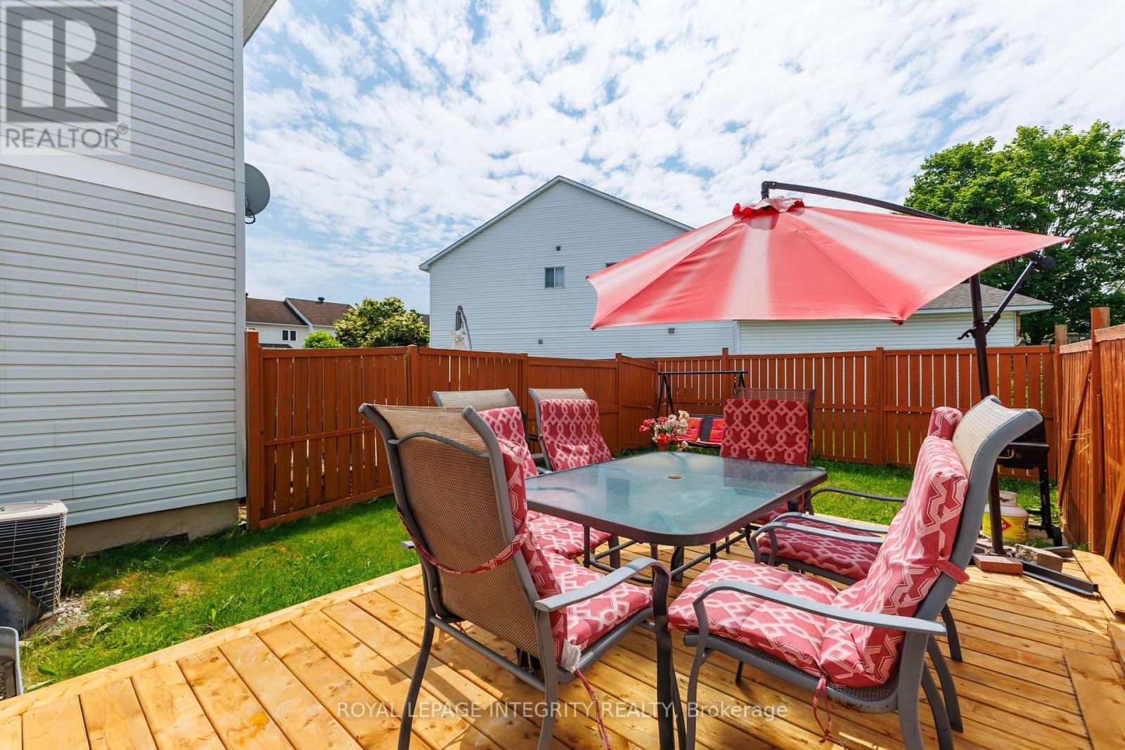 3 Bed, 2 Bath House for Sale in Ottawa – 2002 PETITE LANE, Ottawa – MLS# X13529914 - Image 41