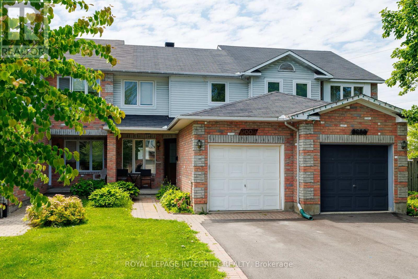 3 Bed, 2 Bath House for Sale in Ottawa – 2002 PETITE LANE, Ottawa – MLS# X13529914 - Image 43