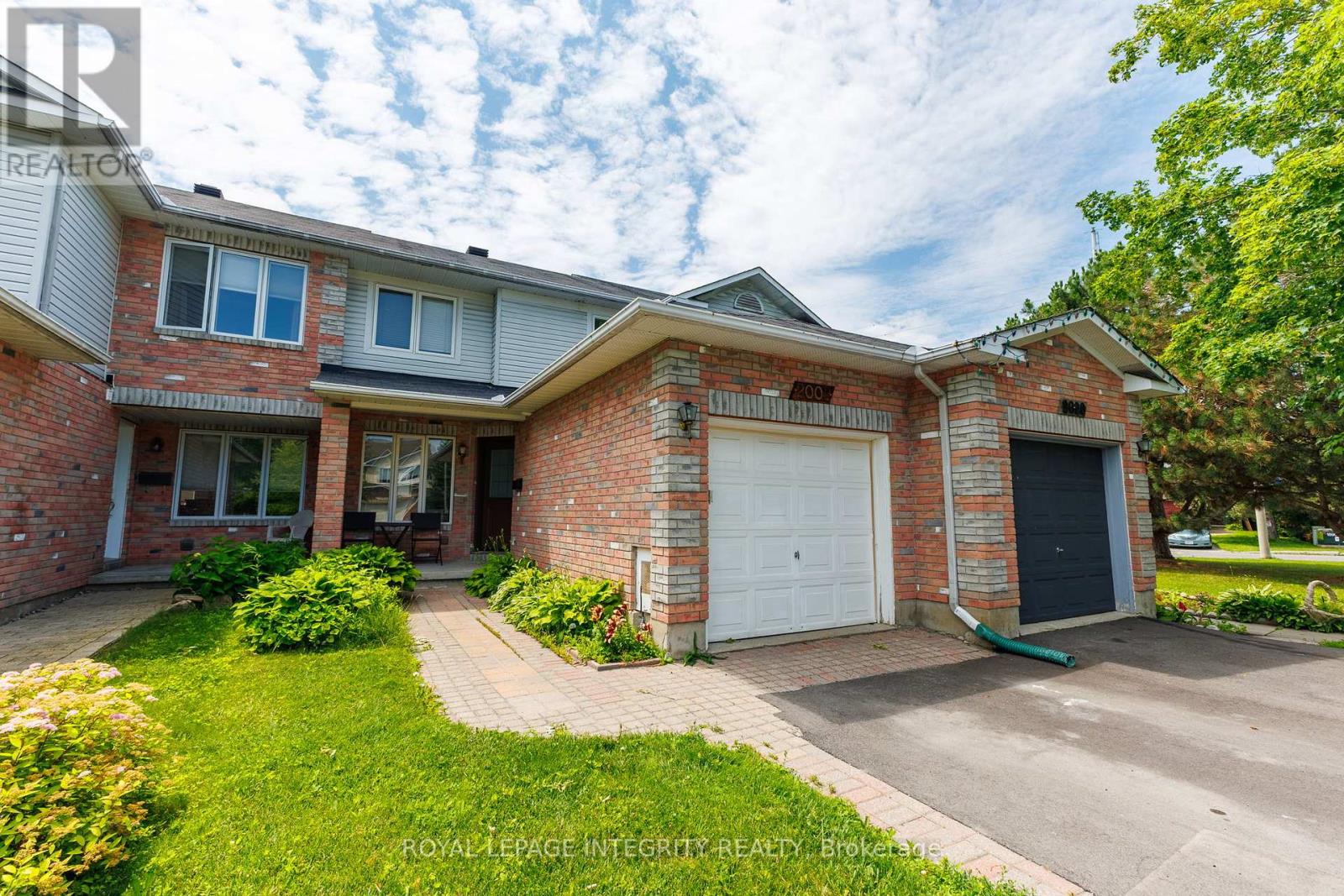 3 Bed, 2 Bath House for Sale in Ottawa – 2002 PETITE LANE, Ottawa – MLS# X13529914 - Image 44