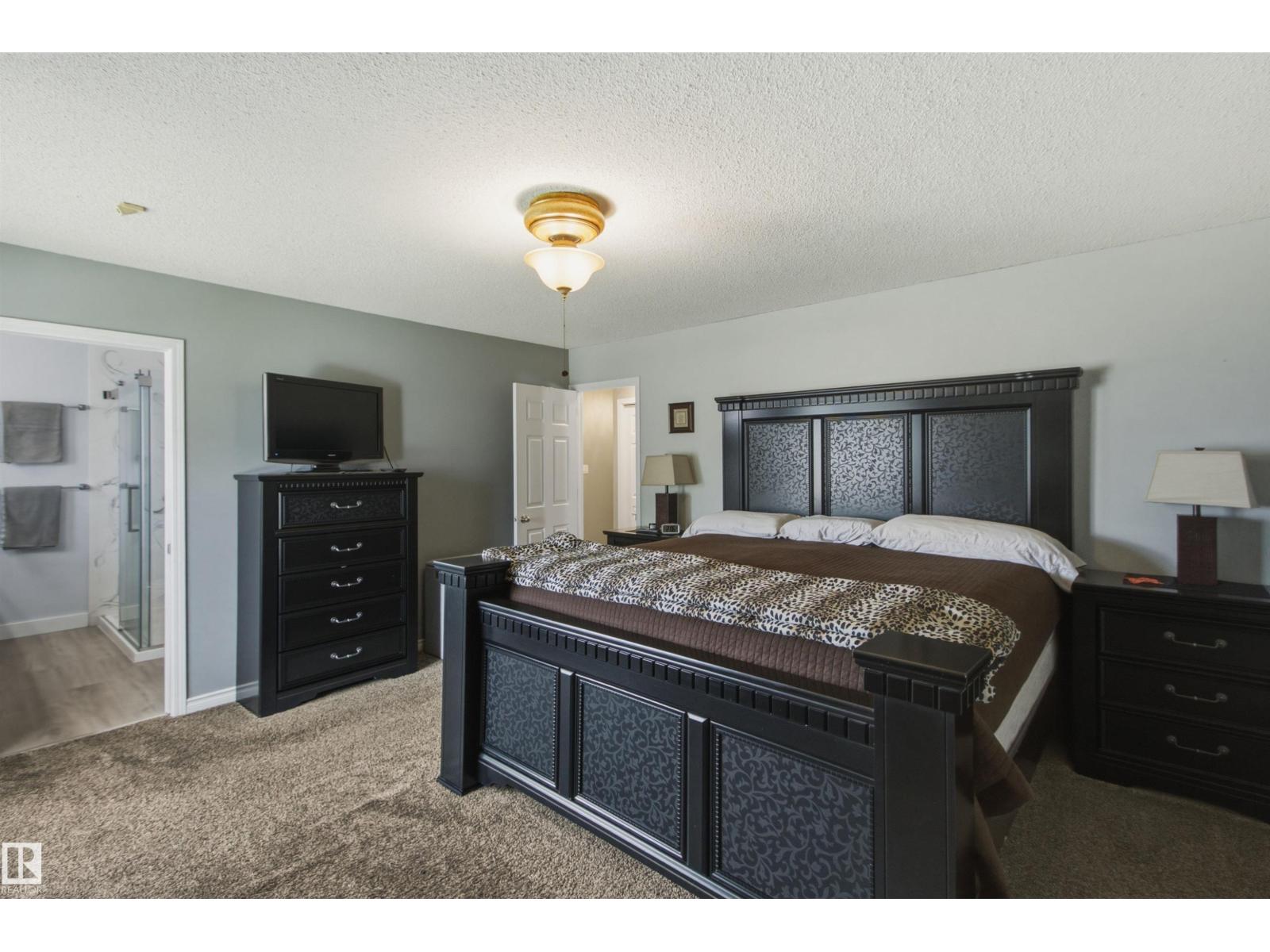 16315 99 ST NW - 22