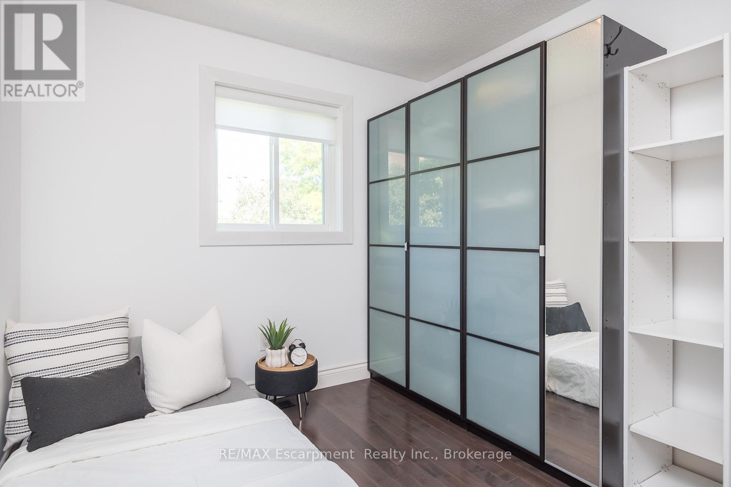 #46 2350 BRITANNIA ROAD W - 21