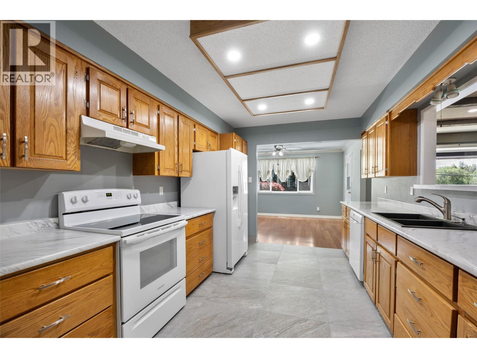 2402 Parkview Drive, Kamloops