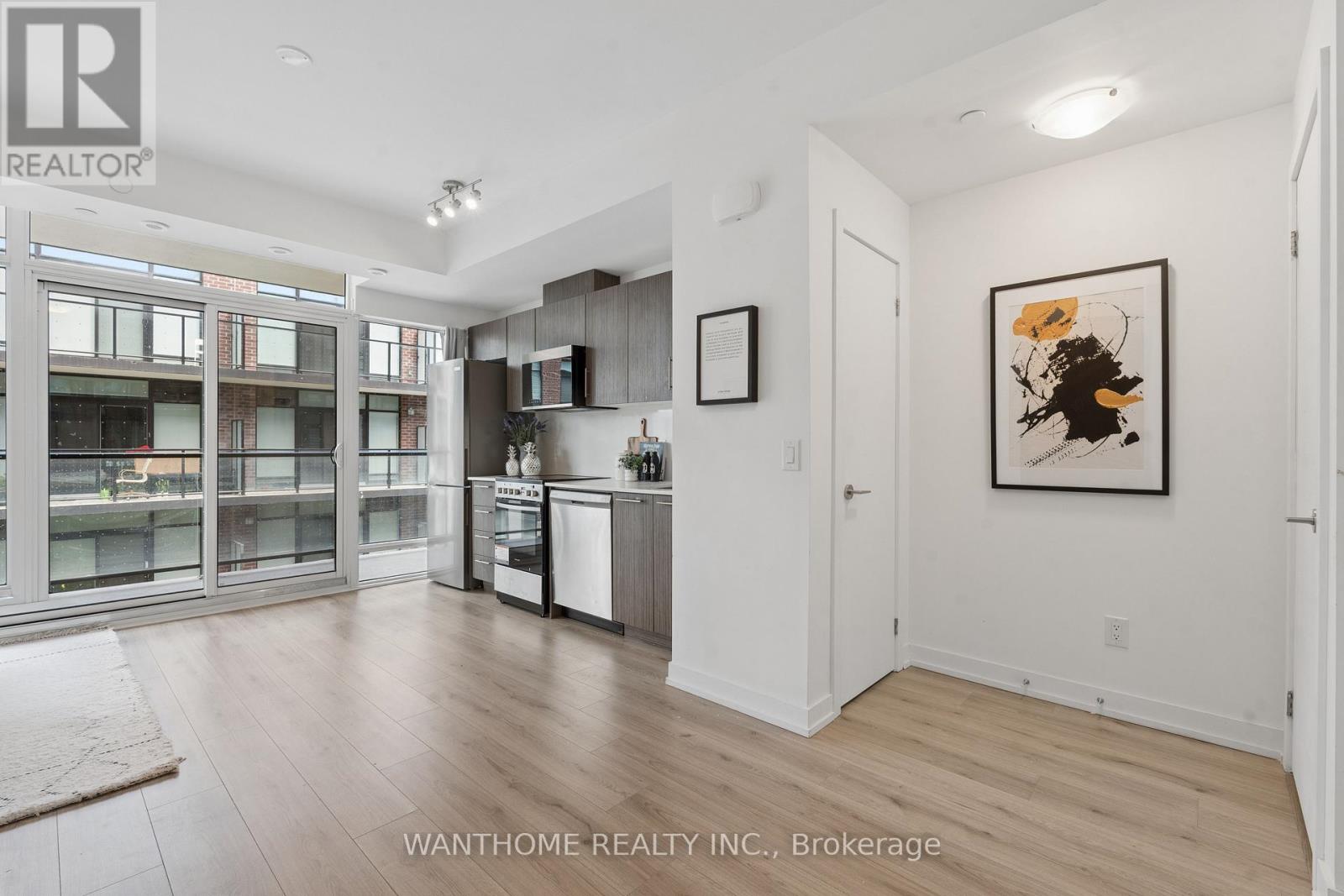 #15 861 SHEPPARD AVENUE W - 15