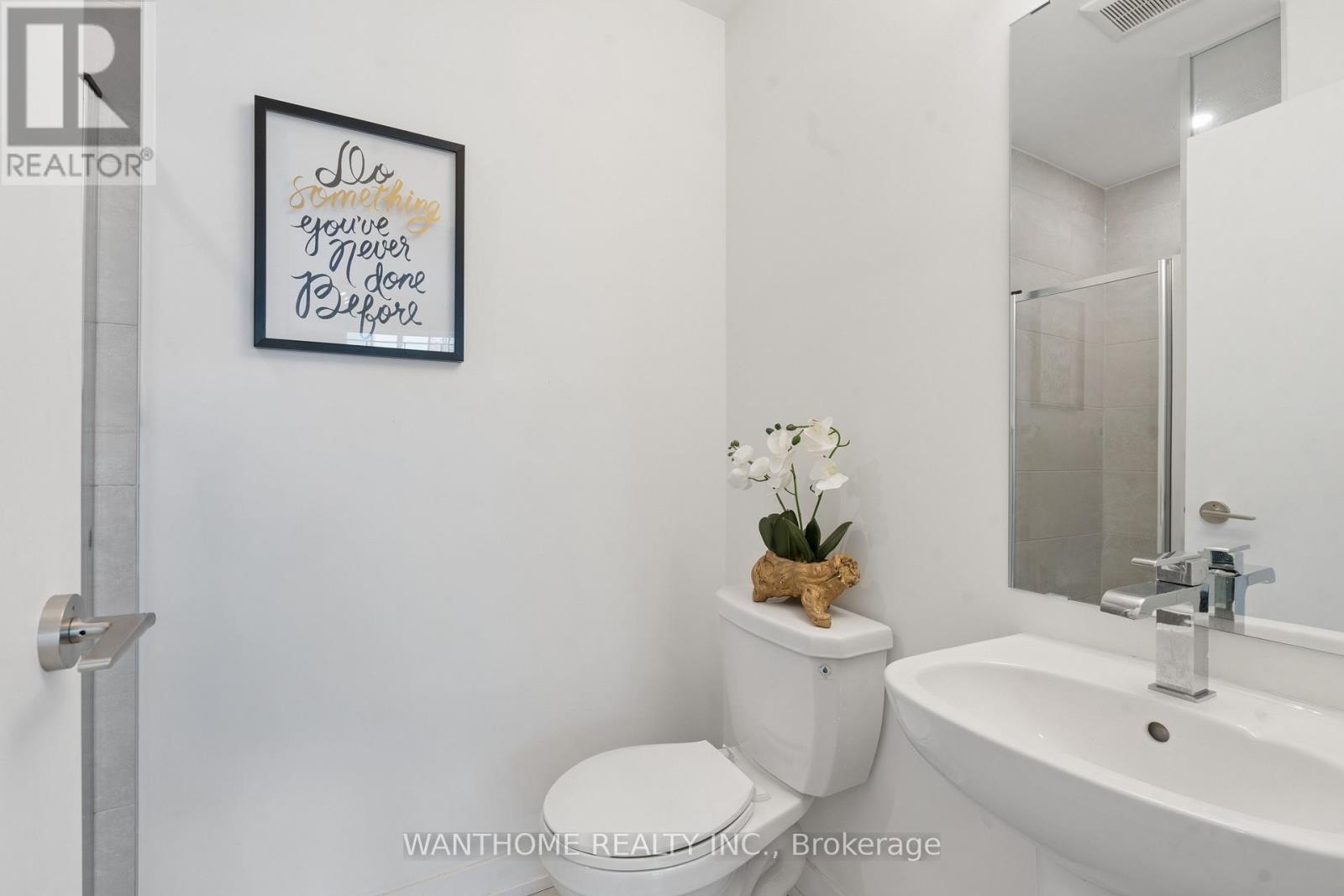 #15 861 SHEPPARD AVENUE W - 18