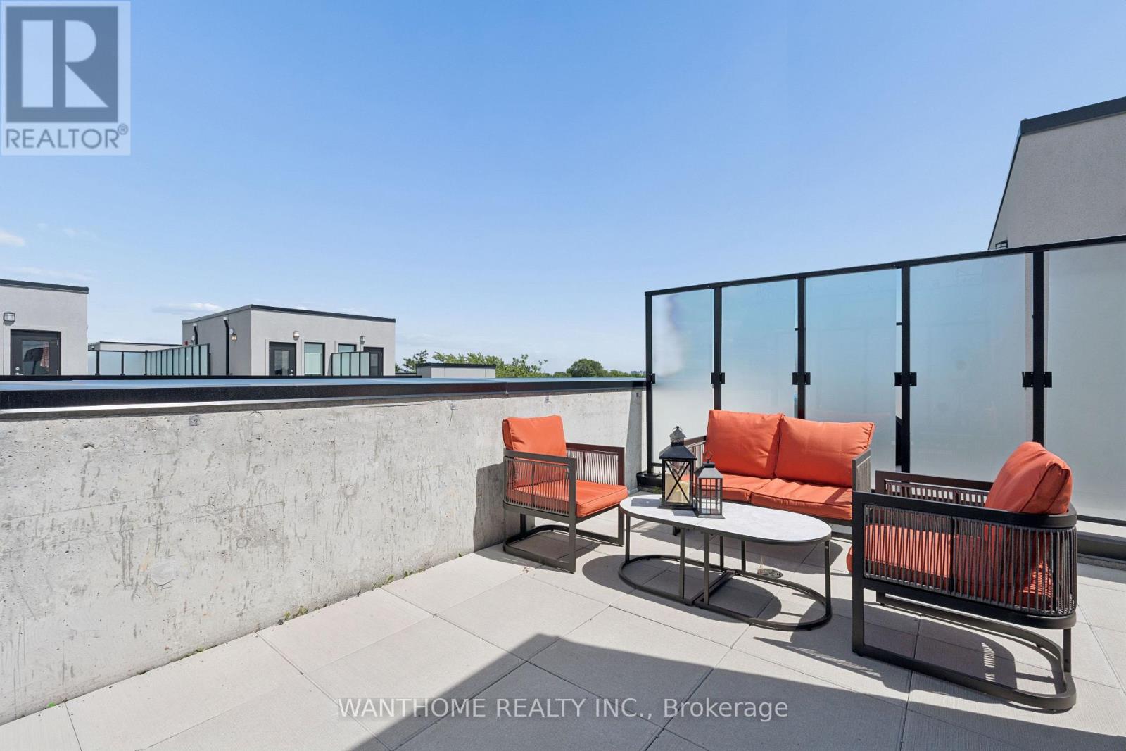 #15 861 SHEPPARD AVENUE W - 32