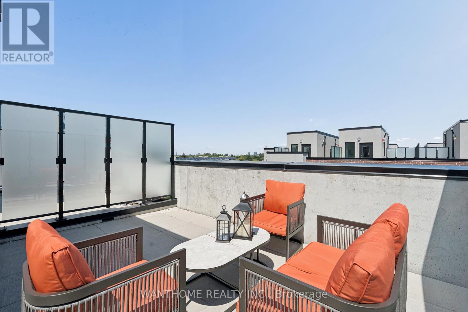 #15 861 SHEPPARD AVENUE W - 35