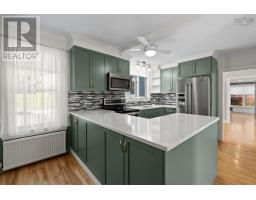 Family room - 4648 332 Highway, East Lahave, NS B4V0V7 Photo 6