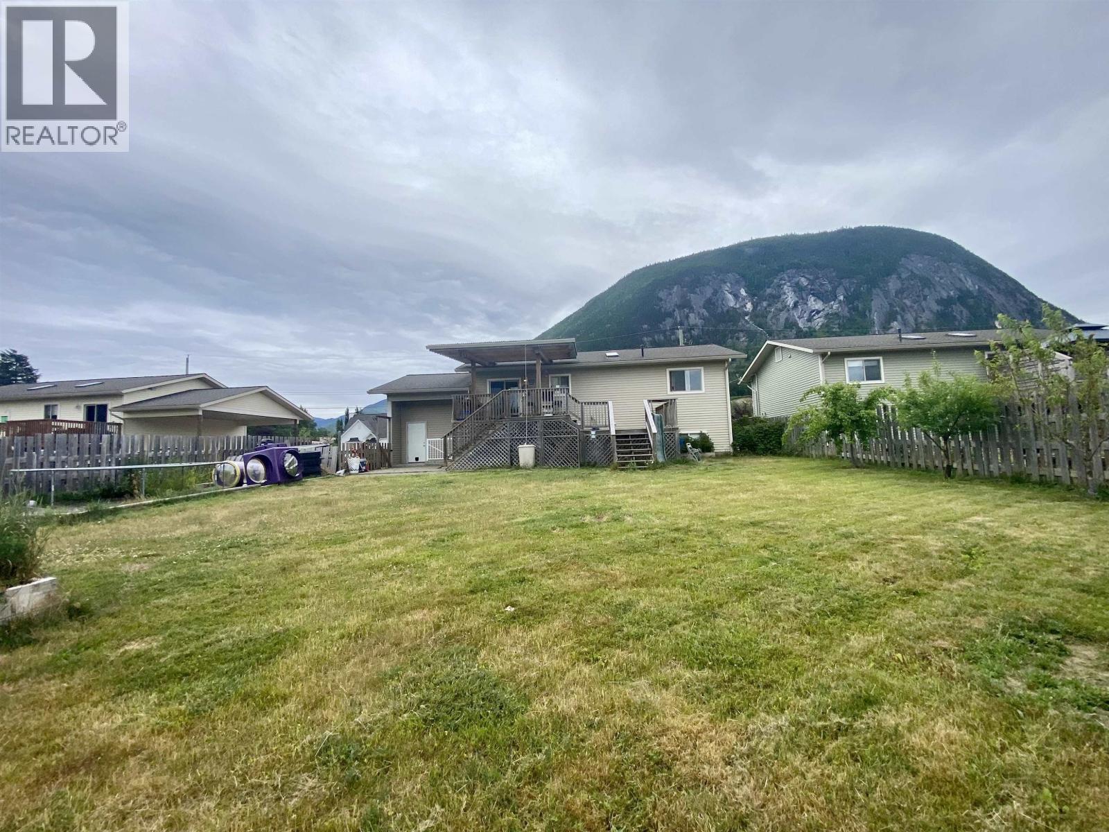 3775 DOBBIE Street, Terrace