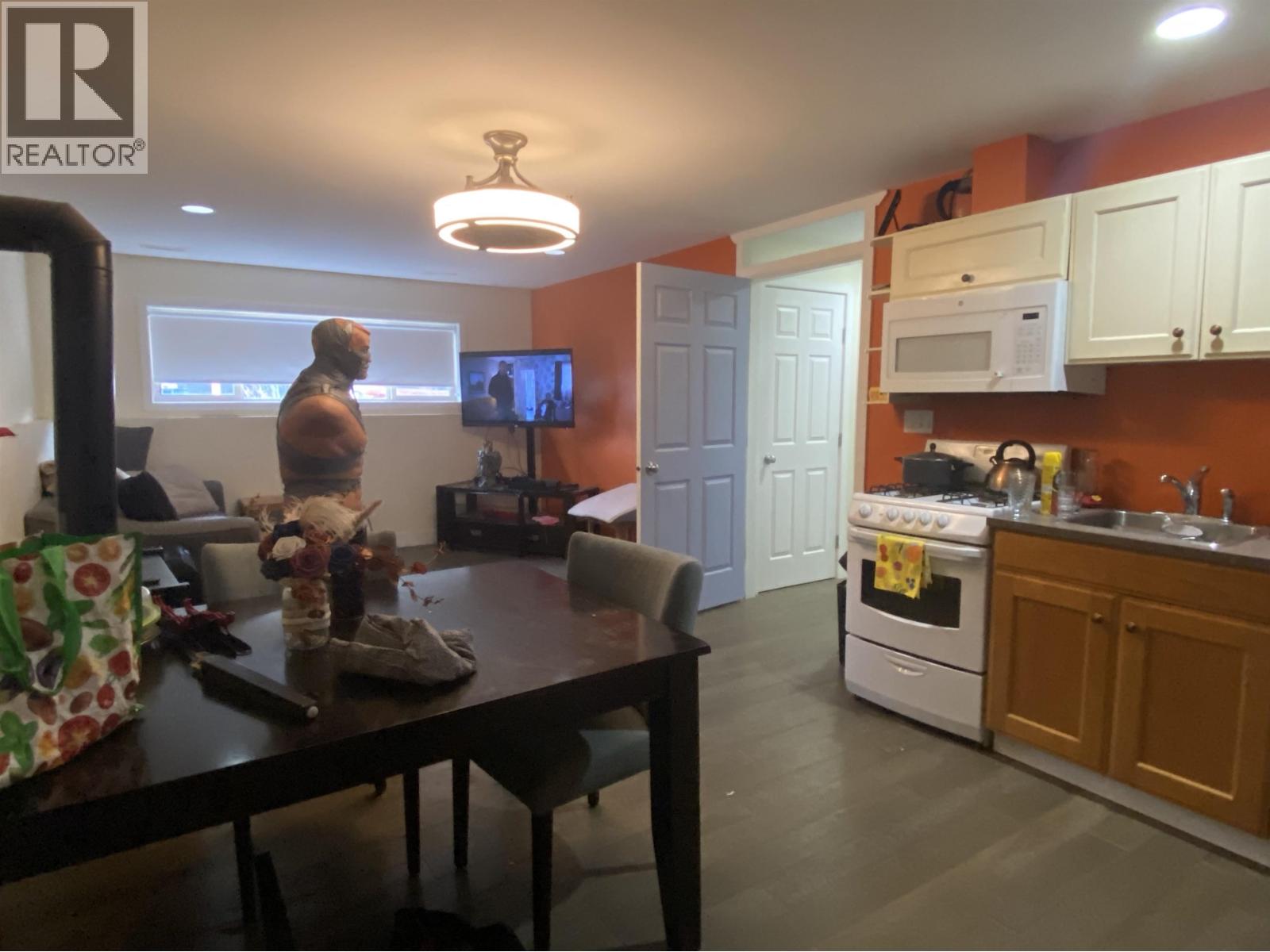 3775 DOBBIE Street, Terrace