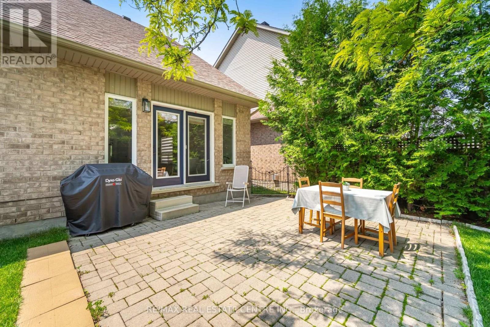 39 STONEHAM STREET - 39