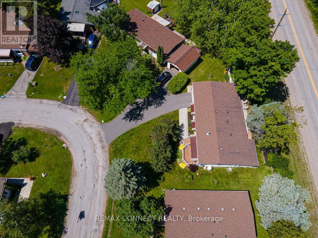 8 CIRCLE DRIVE - 42