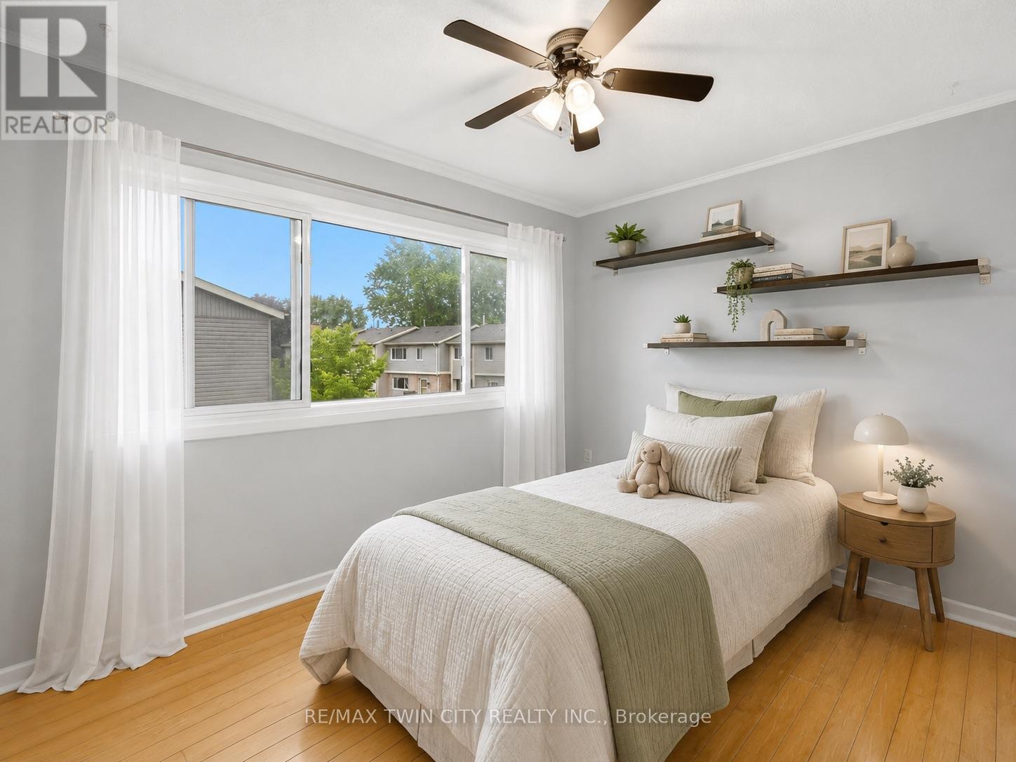#110 30 GREEN VALLEY DRIVE - 11