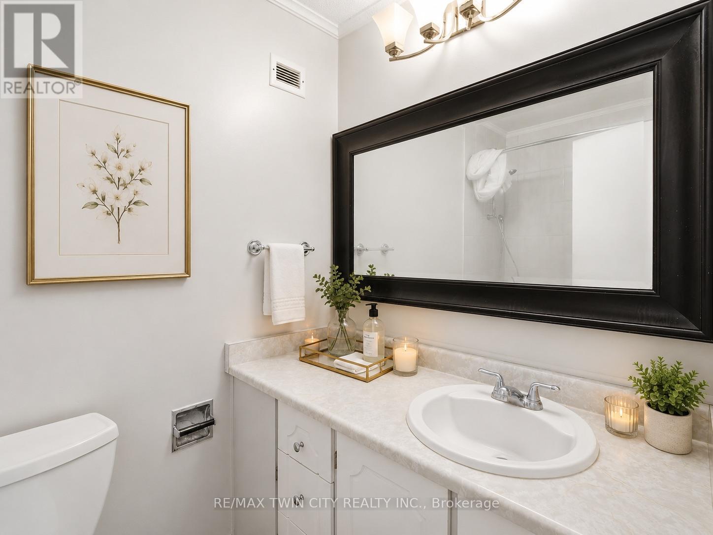 #110 30 GREEN VALLEY DRIVE - 12