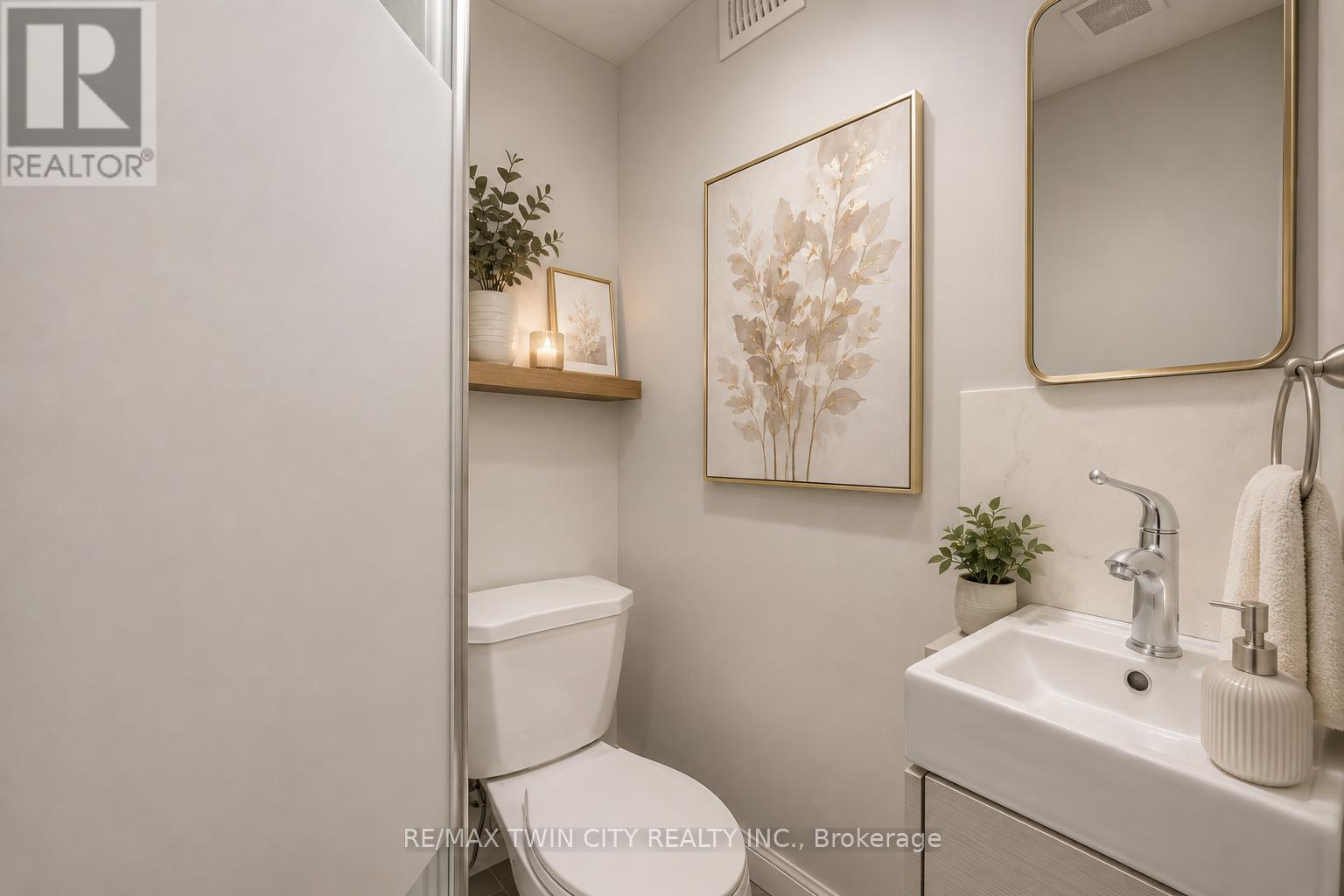 #110 30 GREEN VALLEY DRIVE - 18