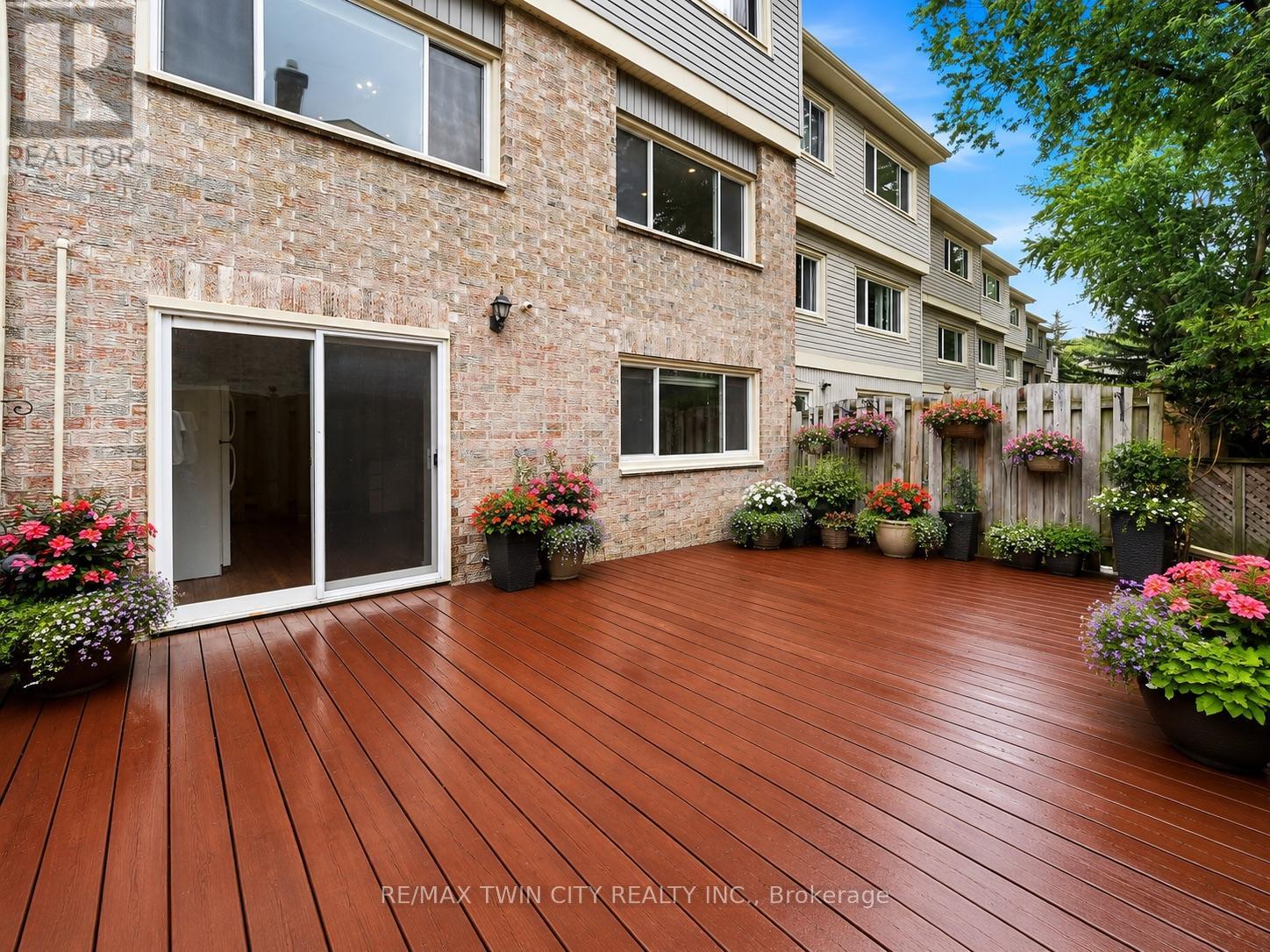 #110 30 GREEN VALLEY DRIVE - 19