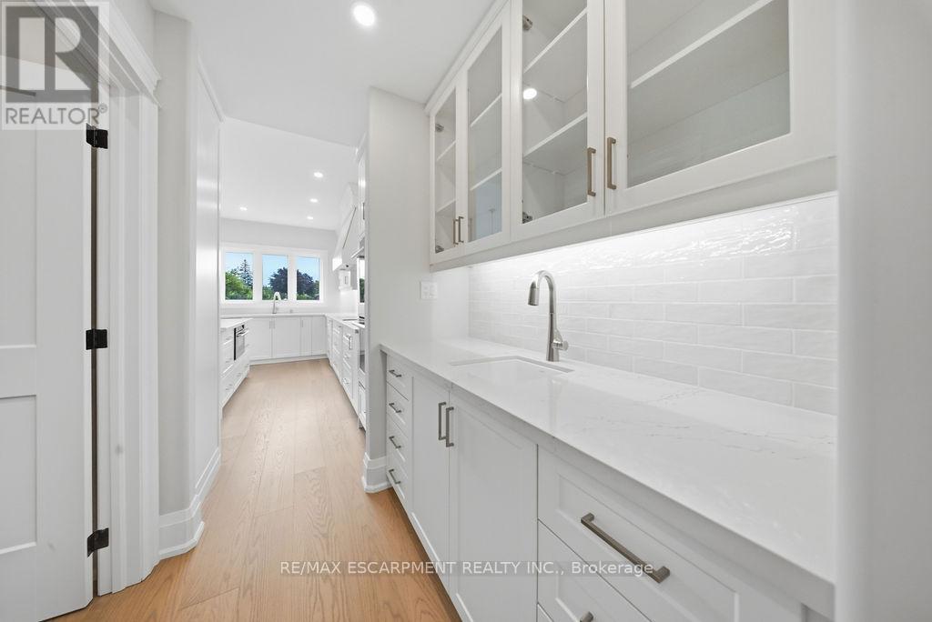 62 JEREMY STREET - 16