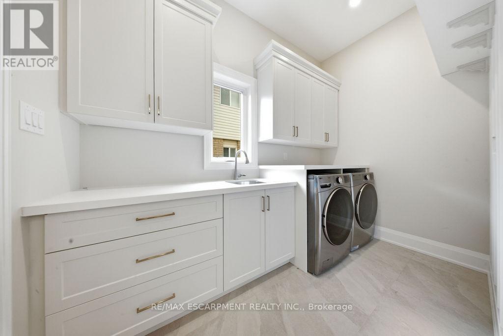 62 JEREMY STREET - 24