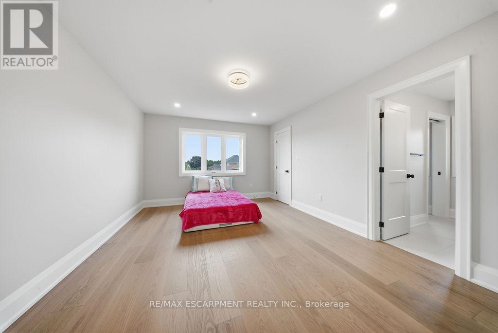 62 JEREMY STREET - 25