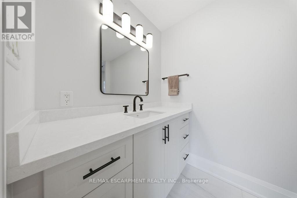 62 JEREMY STREET - 33