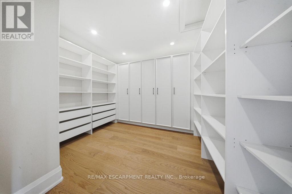 62 JEREMY STREET - 37
