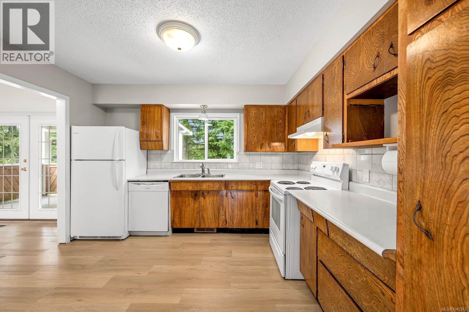 2025 Hemlock Pl, Courtenay