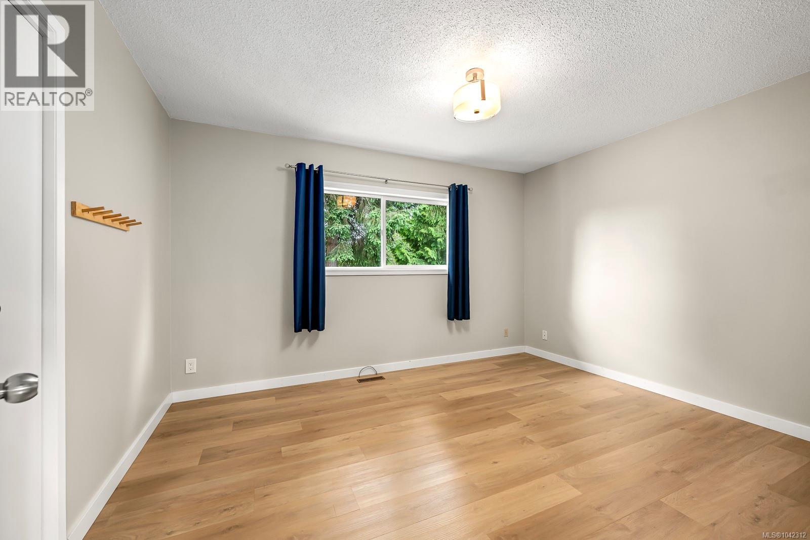2025 Hemlock Pl, Courtenay