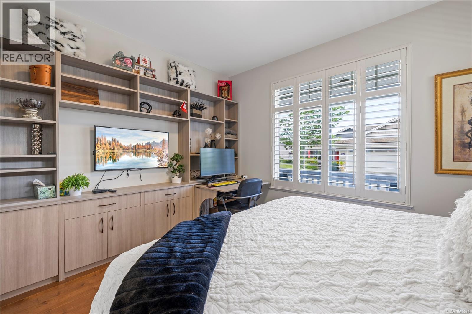 1392 Cape Cod Dr, Parksville