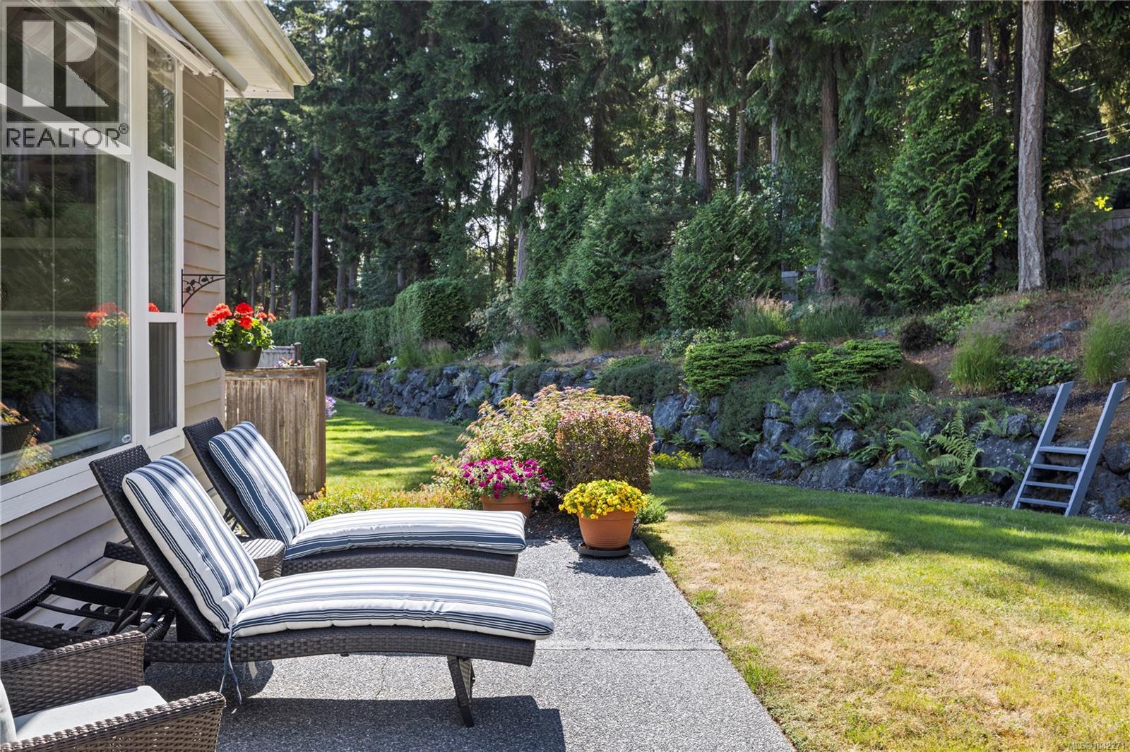 1392 Cape Cod Dr, Parksville
