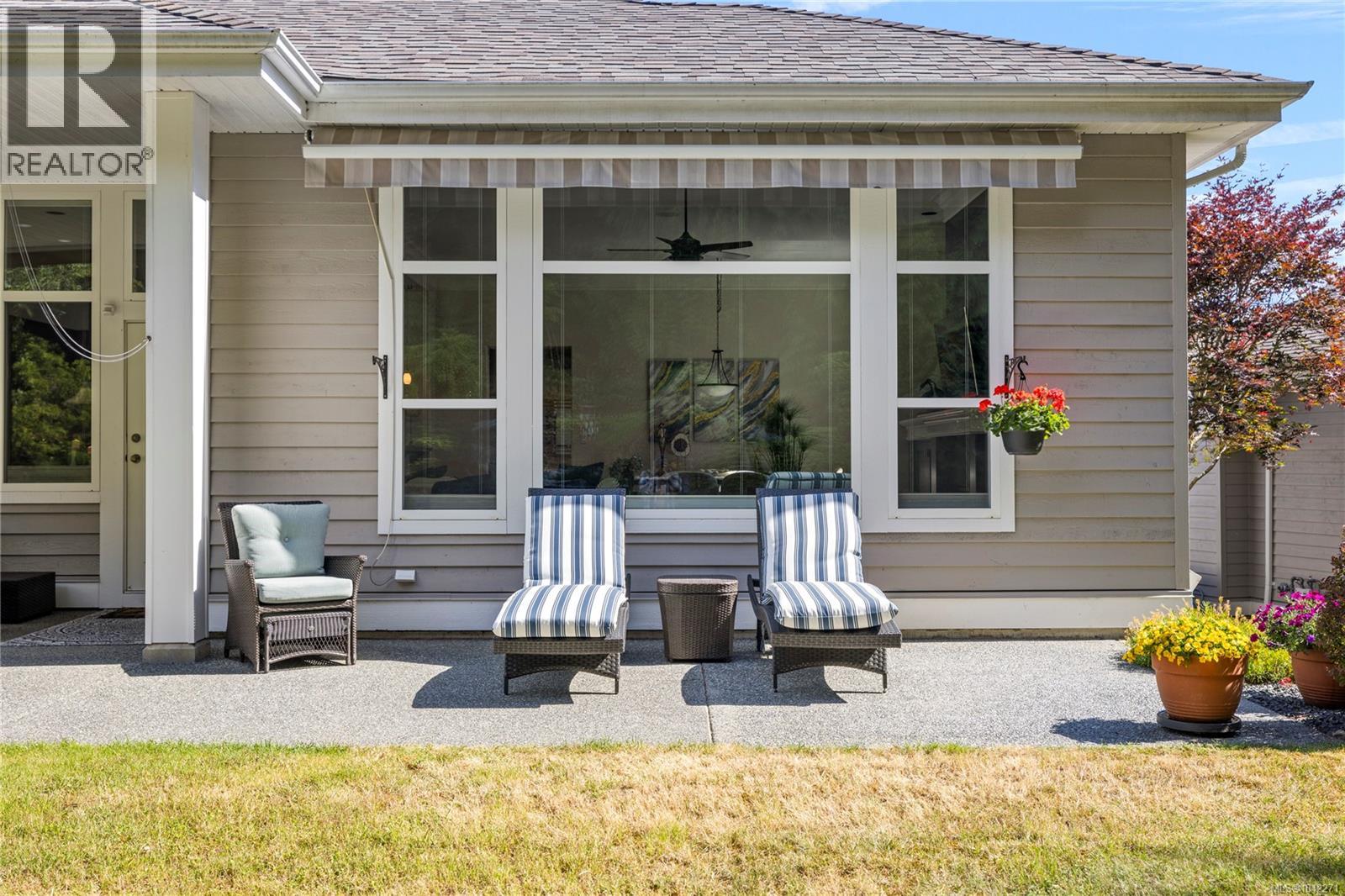 1392 Cape Cod Dr, Parksville