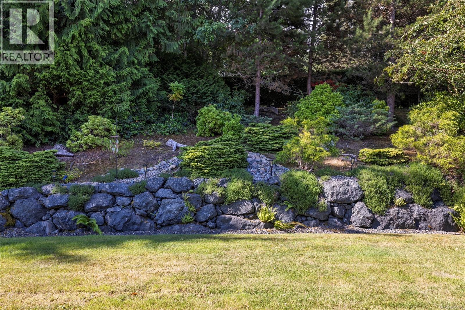 1392 Cape Cod Dr, Parksville