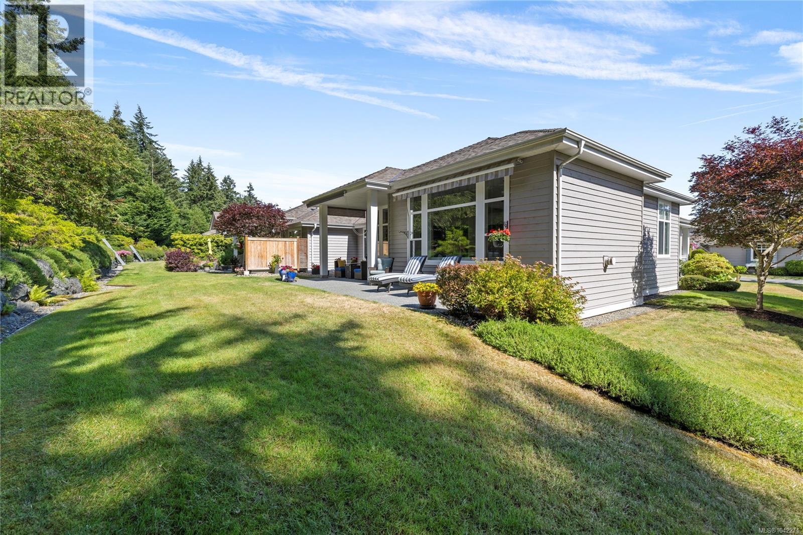 1392 Cape Cod Dr, Parksville