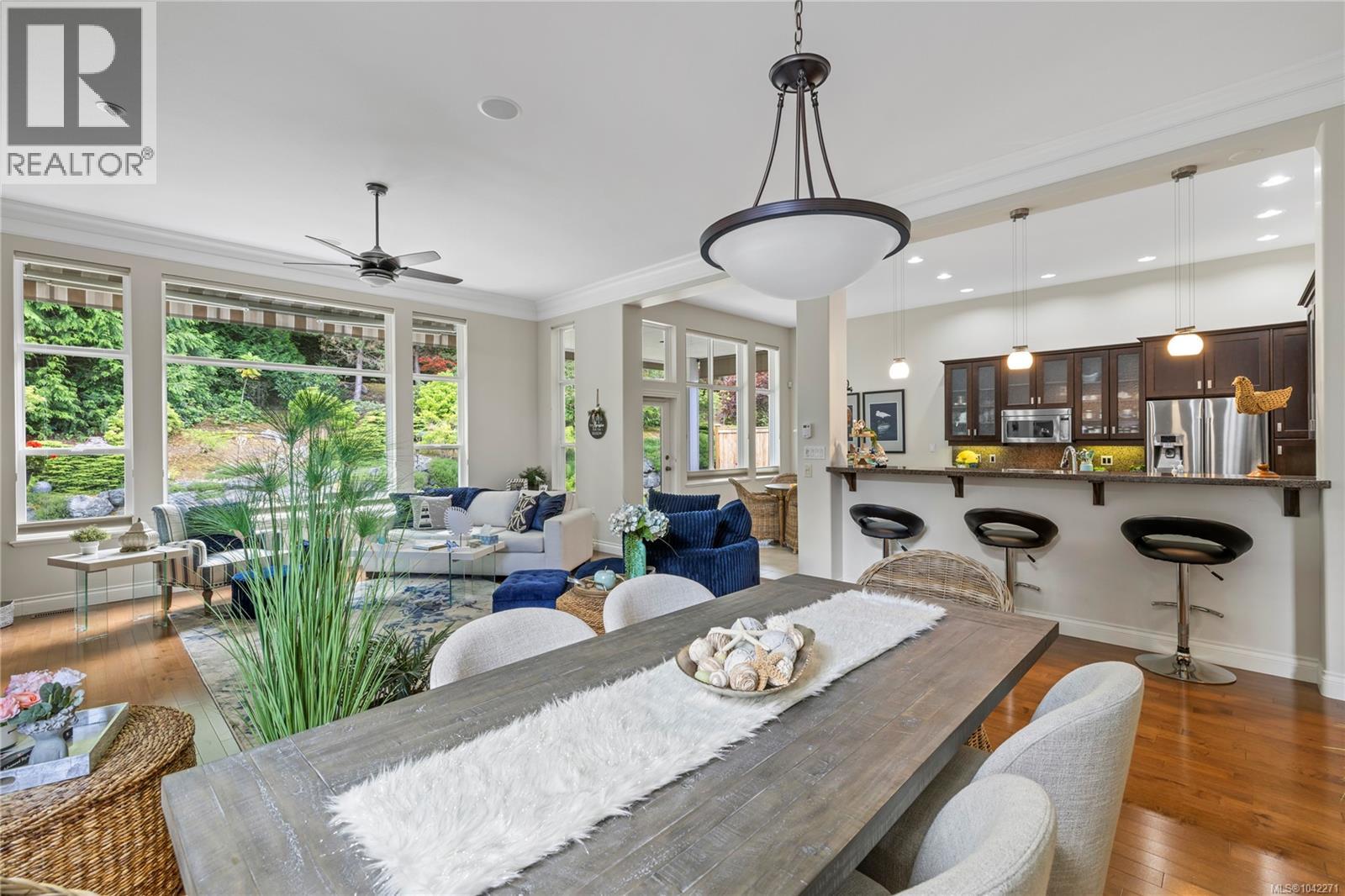 1392 Cape Cod Dr, Parksville