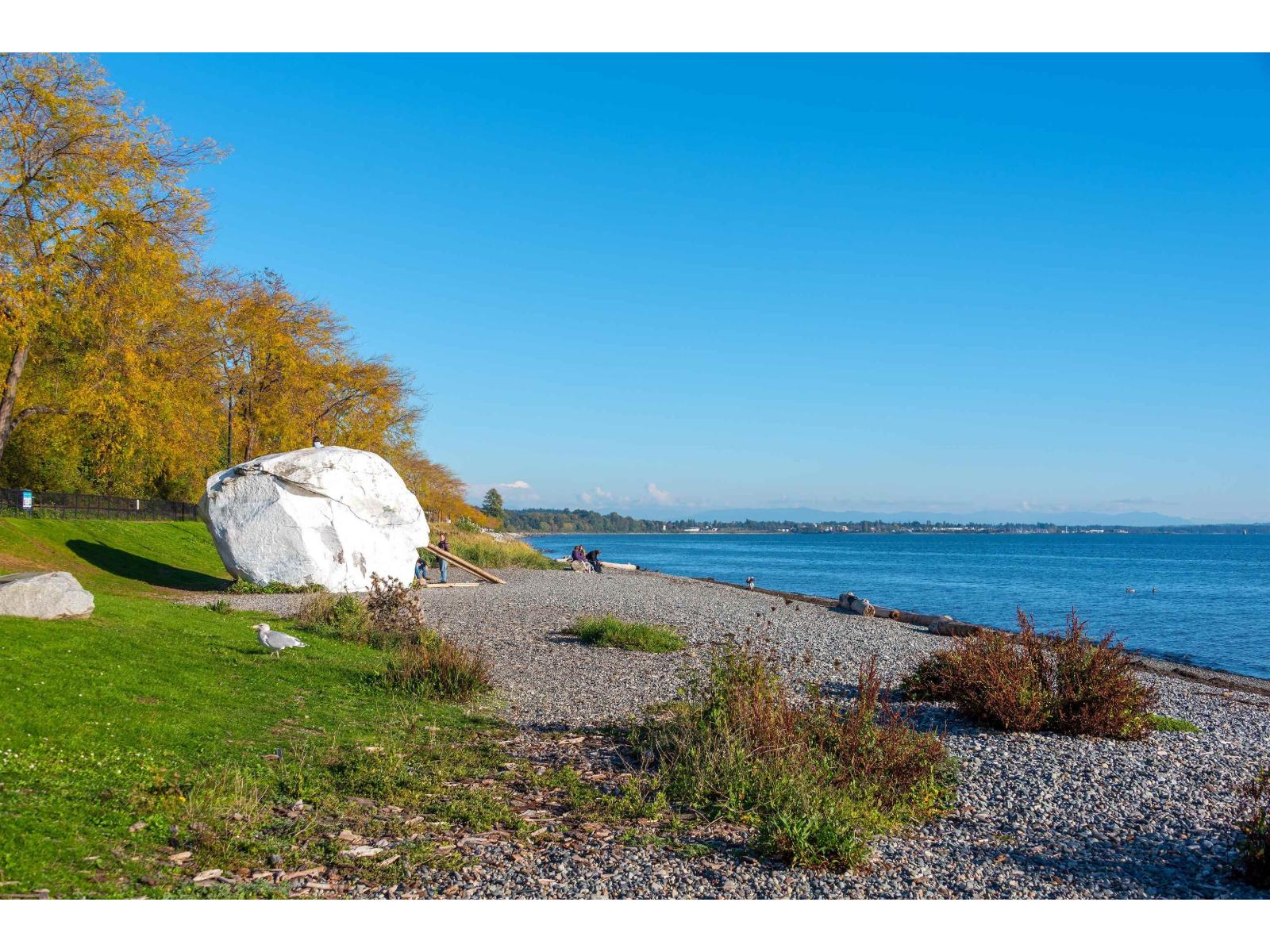 15963 MARINE DRIVE, White Rock