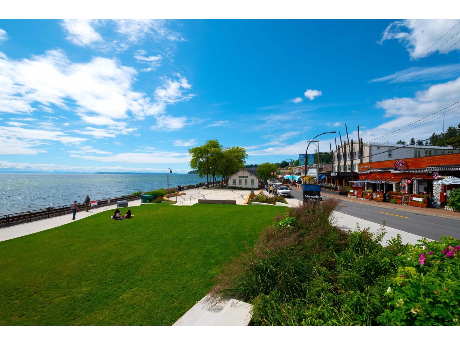 15963 MARINE DRIVE, White Rock