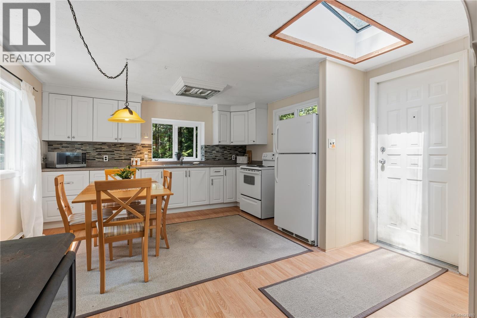 1132 Pat Burns Ave - 7