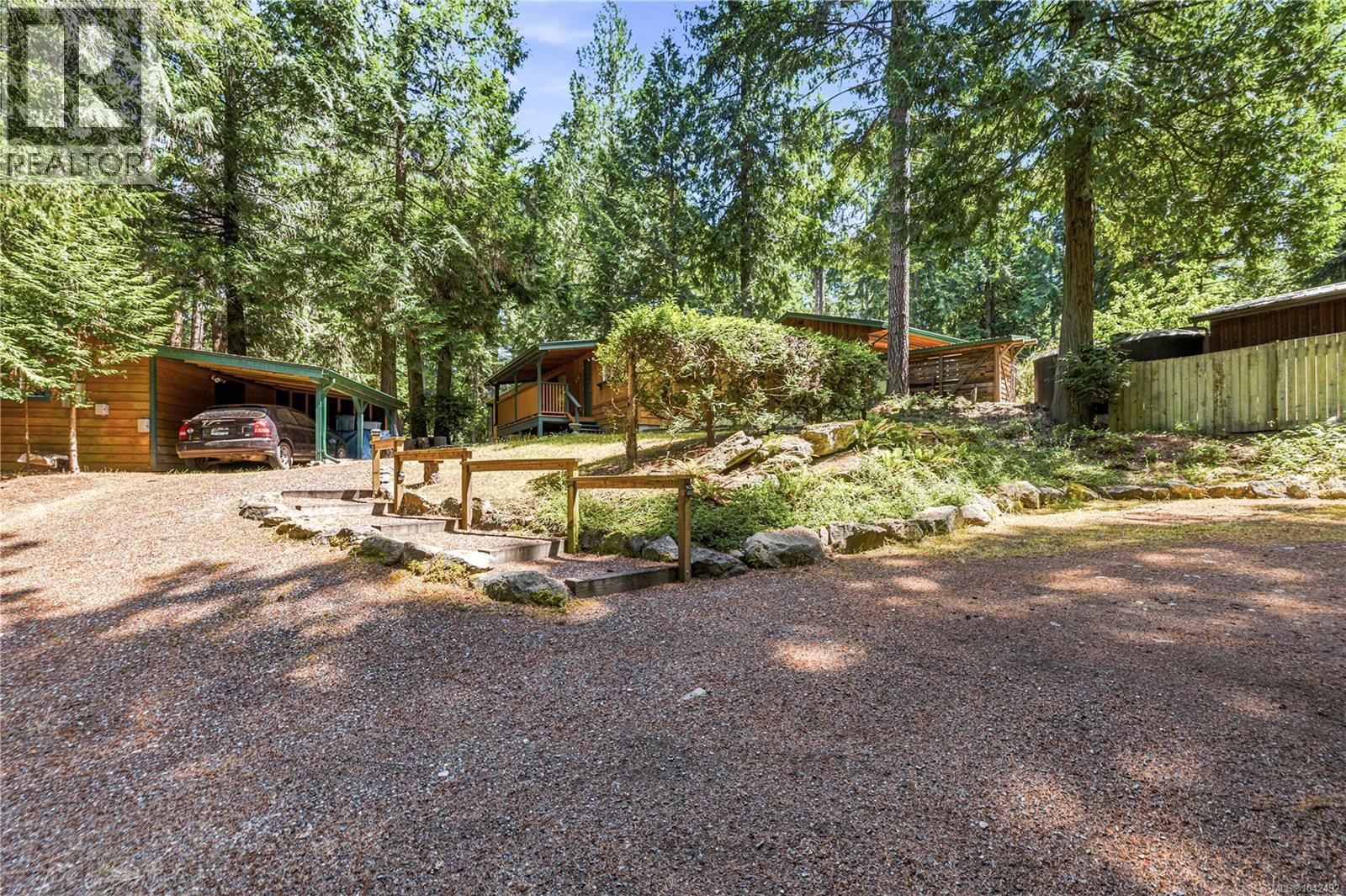 1132 Pat Burns Ave - 33