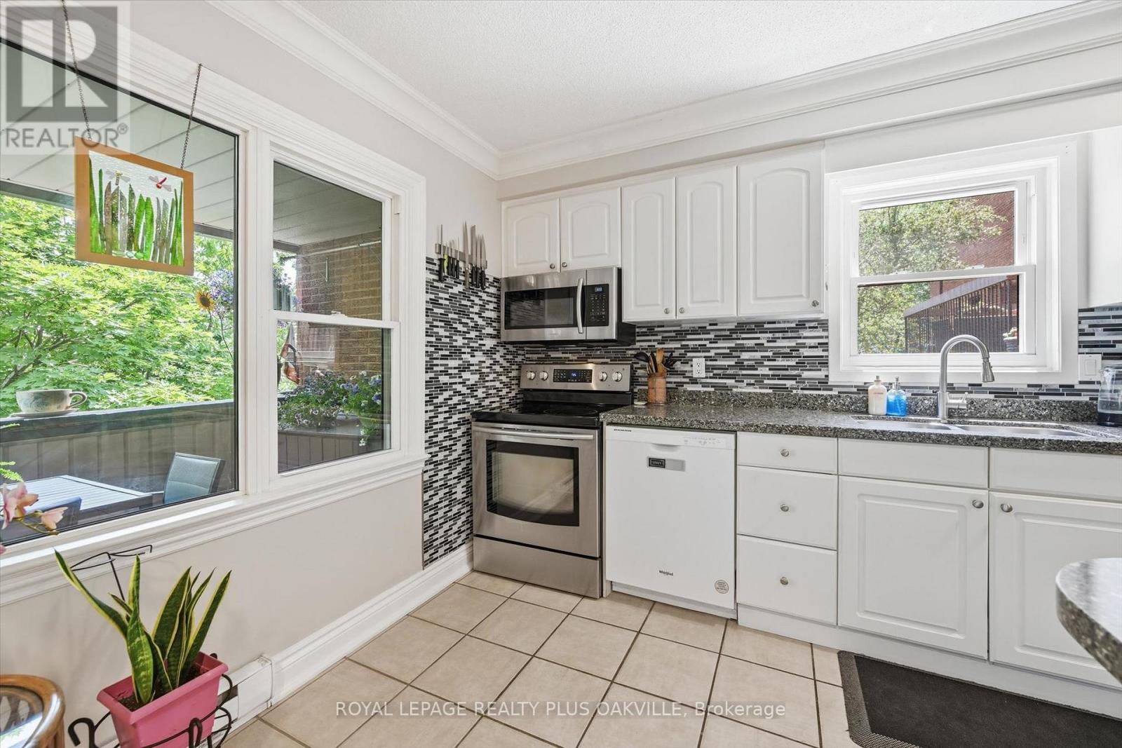 #14 530 FALGARWOOD DRIVE - Image 12