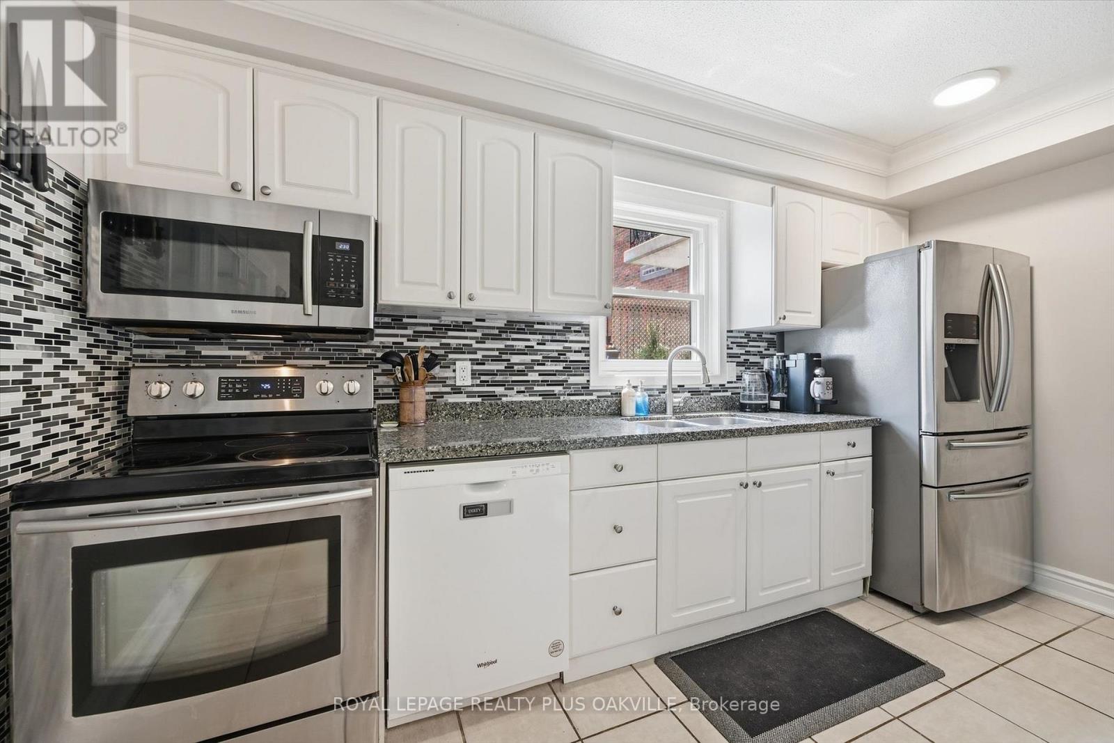 #14 530 FALGARWOOD DRIVE - Image 13