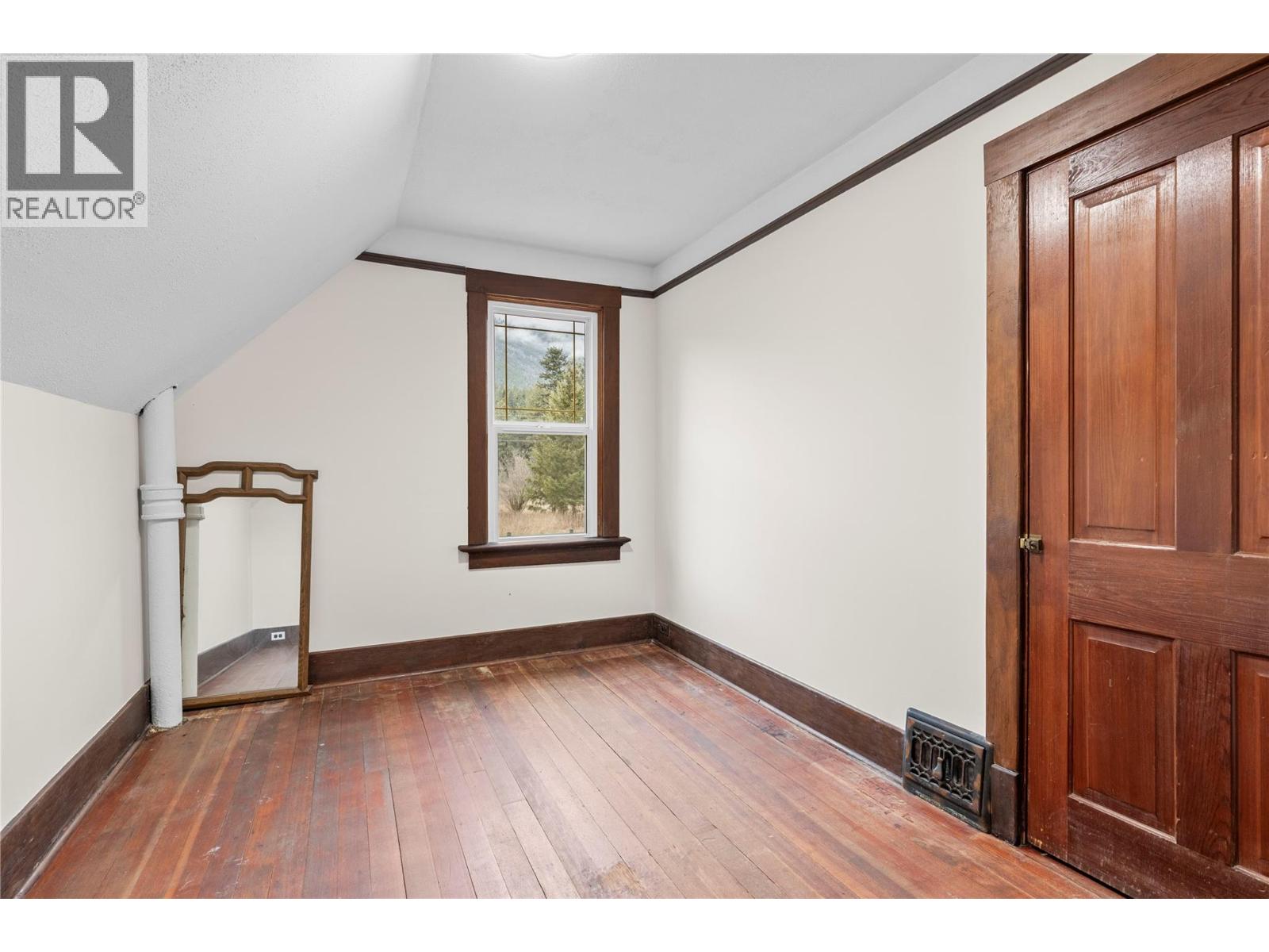 3135 Edes Road - 32