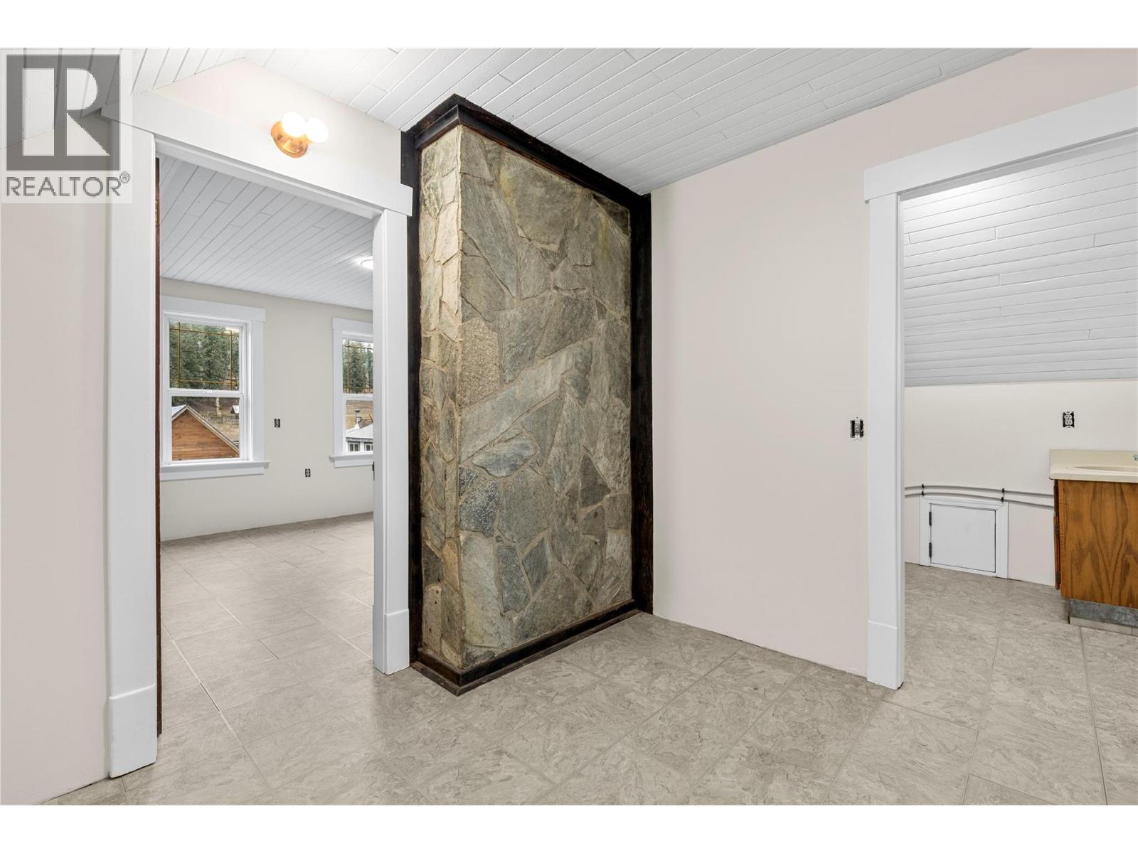 3135 Edes Road - 36